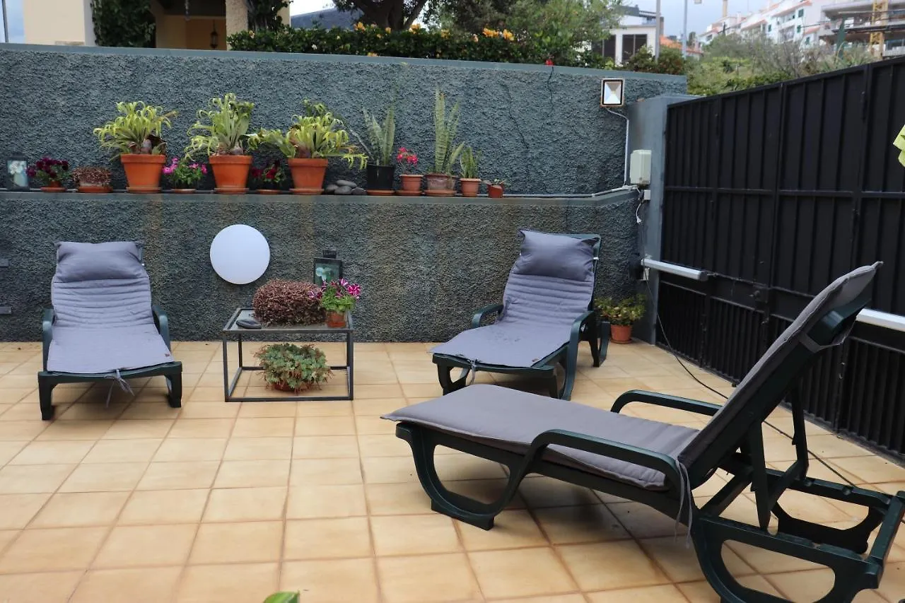 Suites Pinto Coelho Canico  0*, Canico (Madeira)